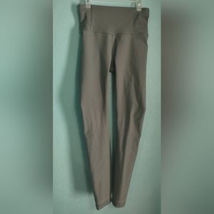 Lululemon Green Sz 6 Leggings w Back Waist Pocket